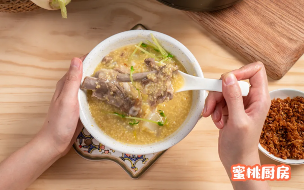 靈芝燕窩不如燉這一鍋！暖身暖胃，吃一碗頂3條秋褲