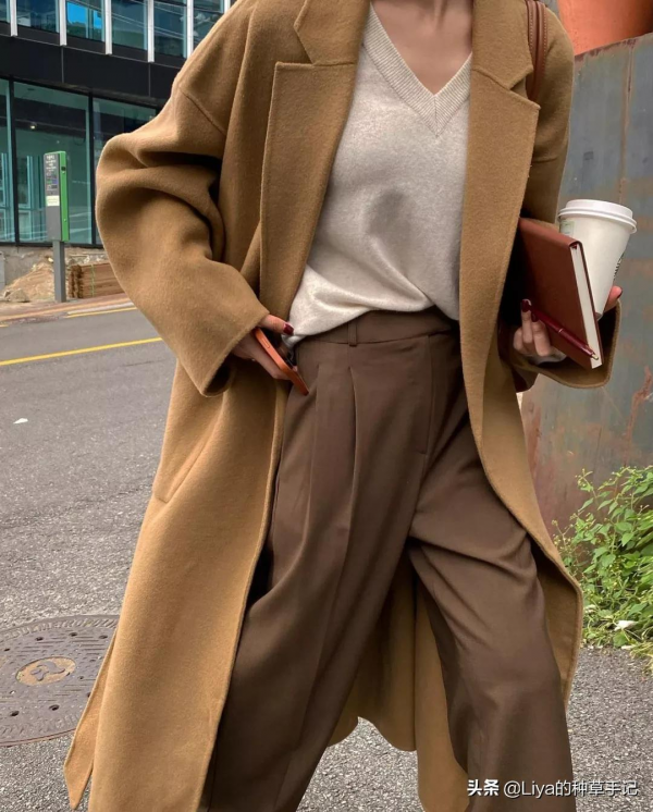 厚外套裡穿什麼?這3件內搭好看到炸 厚外套裡穿什麼?這3件內搭好看到炸