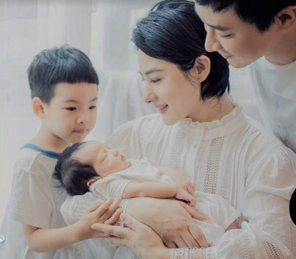 &OpenCurlyDoubleQuote;體操皇后&rdquo;劉璇：不嫁豪門嫁愛情，40歲生2胎，風光背後有淚水