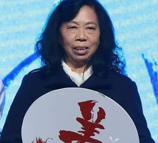 張美娥：61歲成周星馳御用丑角，演2部戲賺2套房，如今她怎樣了？