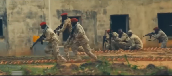 俄軍的戰鬥力有多強？11人血戰非洲僱傭軍團！2021勁爆大片