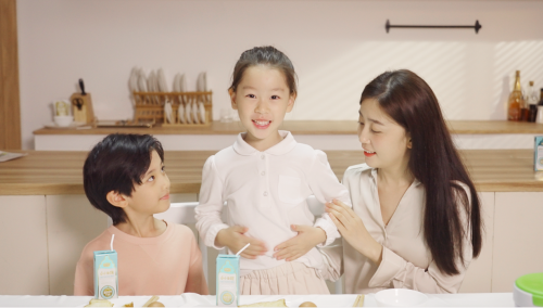 小小魯班首創兒童配方液態奶粉，打造出兼具“奶粉營養”與“液奶便捷”的兒童奶粉“新標杆”