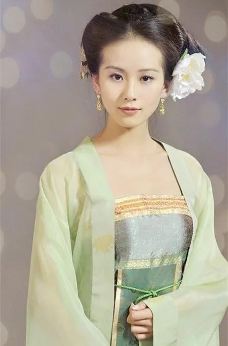 看了劉詩詩的古裝造型 終於知道她為什麼叫詩爺