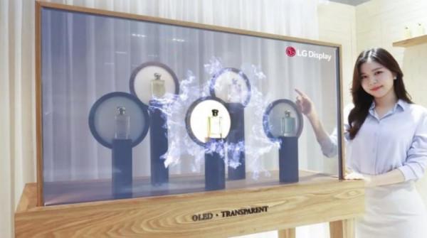 比小米透明電視更神奇！LG 展出進化版透明電視