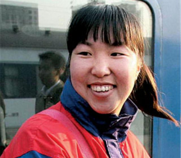 她為國爭光拼下19枚獎牌!從長跑冠軍到賤賣金牌,她經歷了什麼? 她為國爭光拼下19枚獎牌!從長跑冠軍到賤賣金牌,她經歷了什麼?