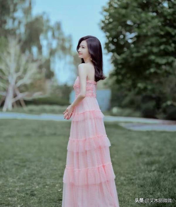 景甜才是真“仙女姐姐”，穿薄荷綠紗裙美出新高度，看了讓人心動