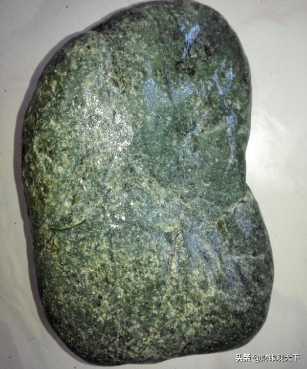 來新疆撿石頭要去這幾個地方