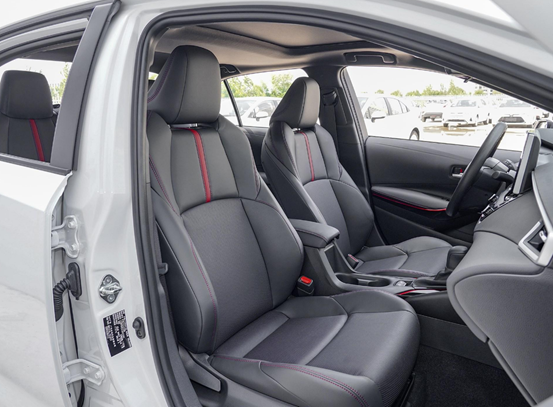 15萬級首選，廣汽豐田運動座駕，雷凌哪一版適合你？