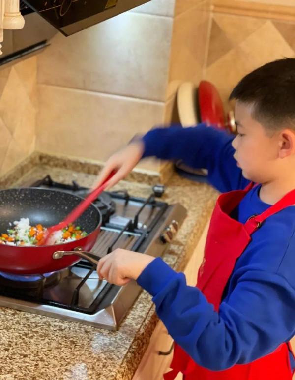 “包大廚”上崗第一週,親手為切總做了生日大餐,快來圍觀 “包大廚”上崗第一週,親手為切總做了生日大餐,快來圍觀