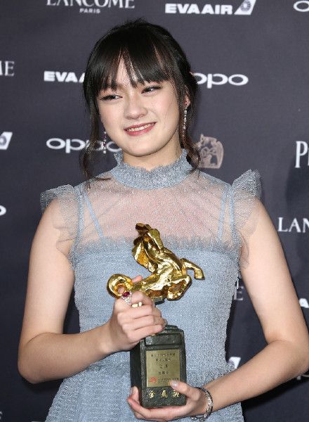 00花來勢洶洶！85、90花還在裝“少女”，真少女已經靠實力拼演技