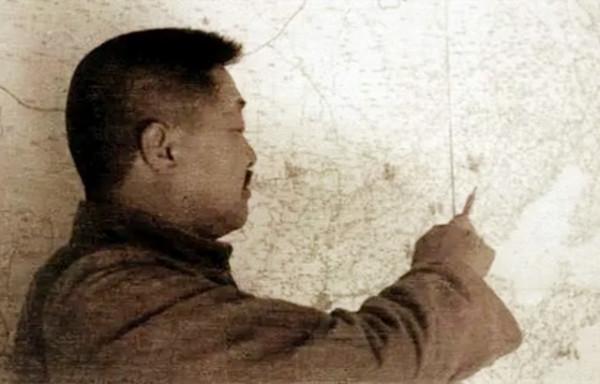 八路一個團打退了日軍,戰士們都很高興,師長卻說:其中有鬼 八路一個團打退了日軍,戰士們都很高興,師長卻說:其中有鬼