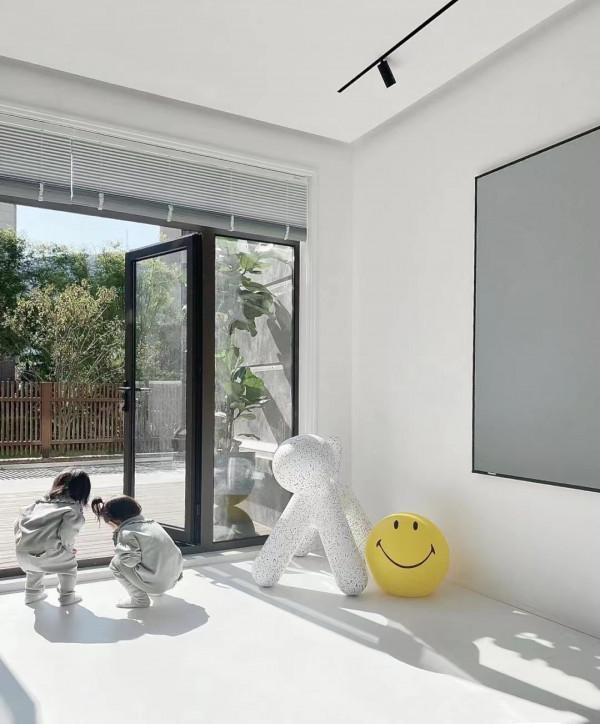 堅持全屋“黑白配”的小夫妻,把家裝修的極簡純粹,裝出大宅範 堅持全屋“黑白配”的小夫妻,把家裝修的極簡純粹,裝出大宅範