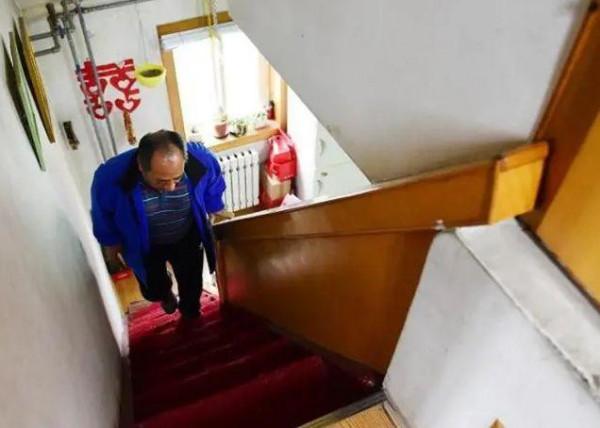 山東5代人住日軍炮樓58年,牆體厚72釐米,光通暖氣就通了20年 山東5代人住日軍炮樓58年,牆體厚72釐米,光通暖氣就通了20年