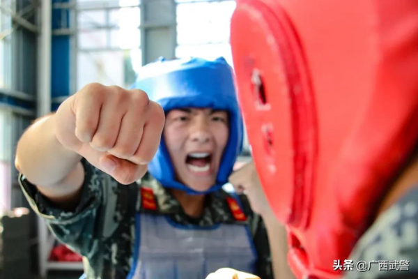 兵記者,集合! 兵記者,集合!