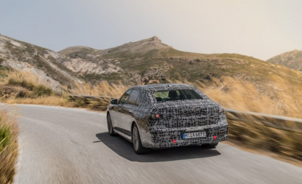 將於2022年亮相 提供三種不同動力 寶馬i7官方諜照圖曝光