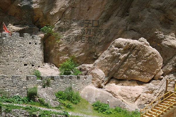 臘子口戰役，比瀘定橋更加危急，生死存亡時刻如何滿盤全活？