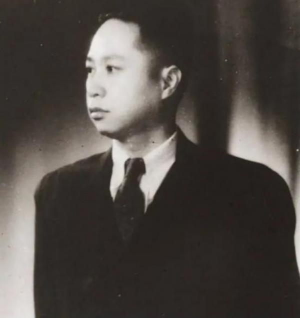 葉挺之妻李秀文，因顏值超高被稱校花，18歲時嫁葉挺二人共育9子