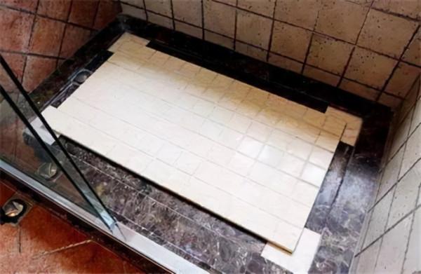 老公硬要衛生間“四邊走水”!師傅豎起大拇指來誇:果然是行家 老公硬要衛生間“四邊走水”!師傅豎起大拇指來誇:果然是行家