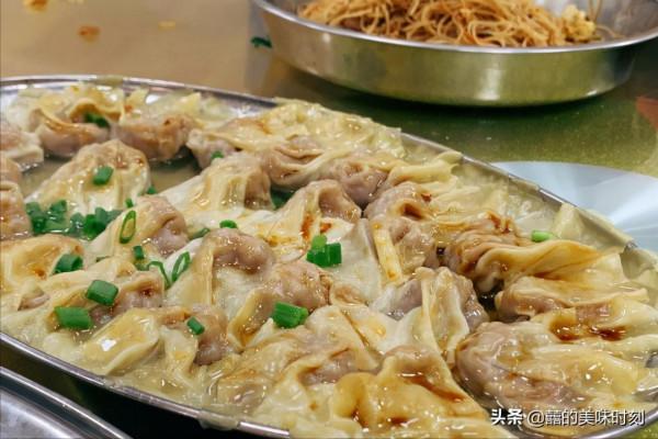 廣東這家店晚上才營業,炸雲吞蒸雲吞堪稱一絕,位置偏僻也擠滿人 廣東這家店晚上才營業,炸雲吞蒸雲吞堪稱一絕,位置偏僻也擠滿人