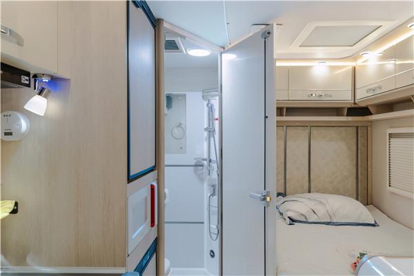 亞特尊致S5依維柯T型房車,最新款內飾驚豔乾溼分離衛生間 亞特尊致S5依維柯T型房車,最新款內飾驚豔乾溼分離衛生間