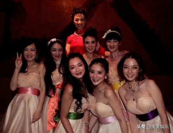 “任嘉倫後媽”37歲嫁華誼副總,天后王菲當伴娘,老公股份都給她 “任嘉倫後媽”37歲嫁華誼副總,天后王菲當伴娘,老公股份都給她