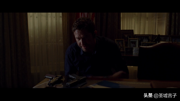 白宮陷落:13分鐘攻佔白宮挾持總統,僅差3秒鐘美國就消失了 白宮陷落:13分鐘攻佔白宮挾持總統,僅差3秒鐘美國就消失了