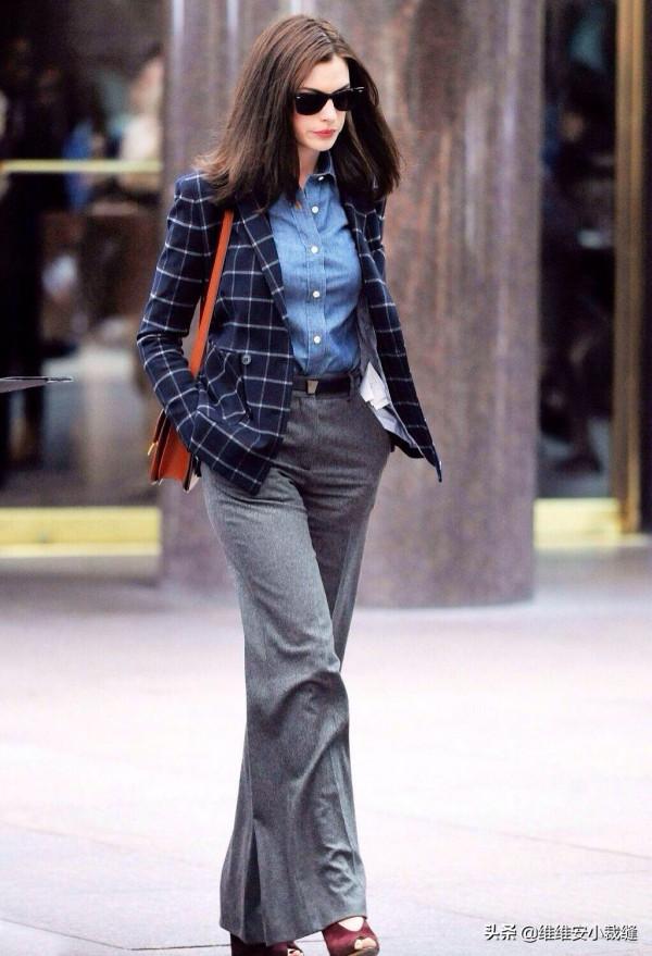 安妮海瑟薇有多時髦？從實習生到時髦精的穿搭，堪稱職場教科書