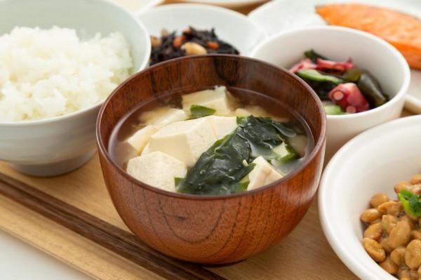 日本美食全紀錄：小吃、主食、菜餚、甜點、飲料，一個也不能少