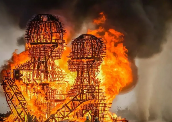 火人節，何以成為黑石沙漠裡的魔性圖騰？