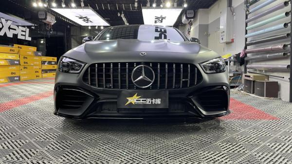 蘋果樹的徽章，賓士GT50改裝GT63 S先型特別版包圍、黃色安全帶