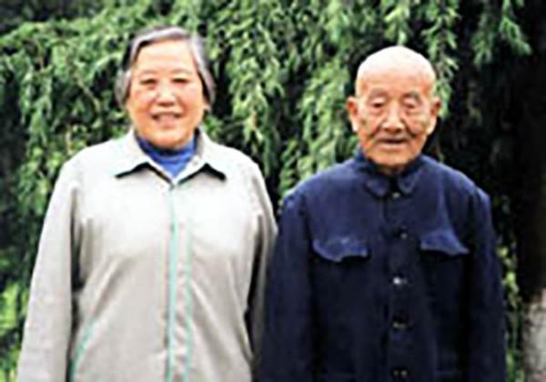 許燕吉：落花生之女，父死不落淚，晚年為求生存，嫁給不識字老農