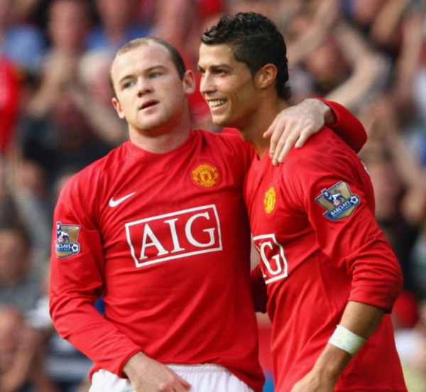 魯尼曬一家六口聖誕照：36歲曼聯傳奇像63歲，4個兒子個個可愛