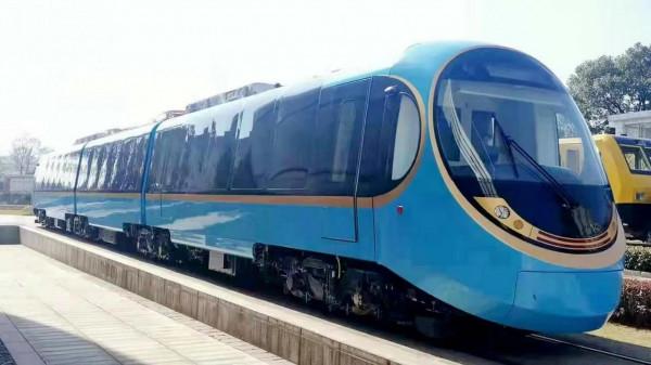 全球首列全景觀光列車裝上福耀可調光側窗