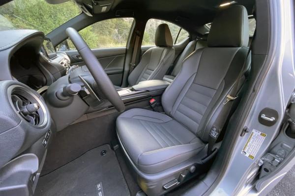 2022雷克薩斯IS 500搭載V8發動機，起步價57575美元，你會選擇嗎？