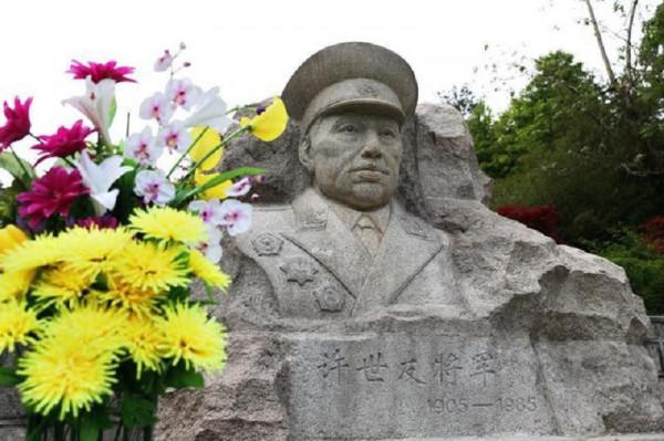 對越反擊戰，劉伯承和粟裕尚在，鄧小平為何選擇75歲的許世友掛帥