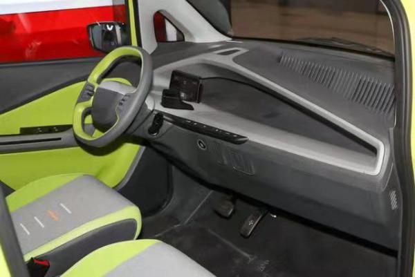 五菱Nano EV，造型小巧，續航305km,配置討喜，續航305公里