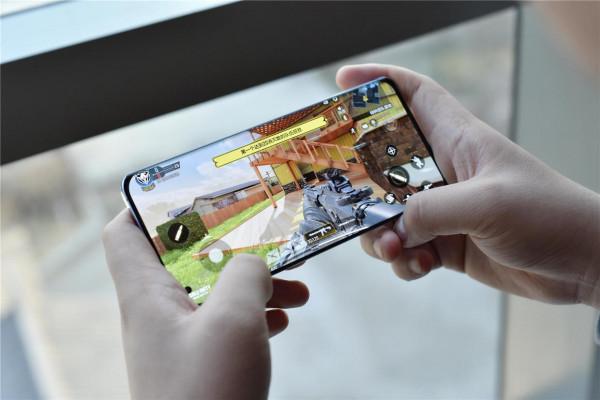 小米定義價效比，2K屏+哈曼卡頓+無線充電，驍龍888旗艦加速離場