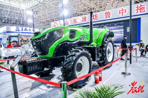 無人拖拉機 無人艇 無人飛機 數字系統，國際農機展上樣樣有