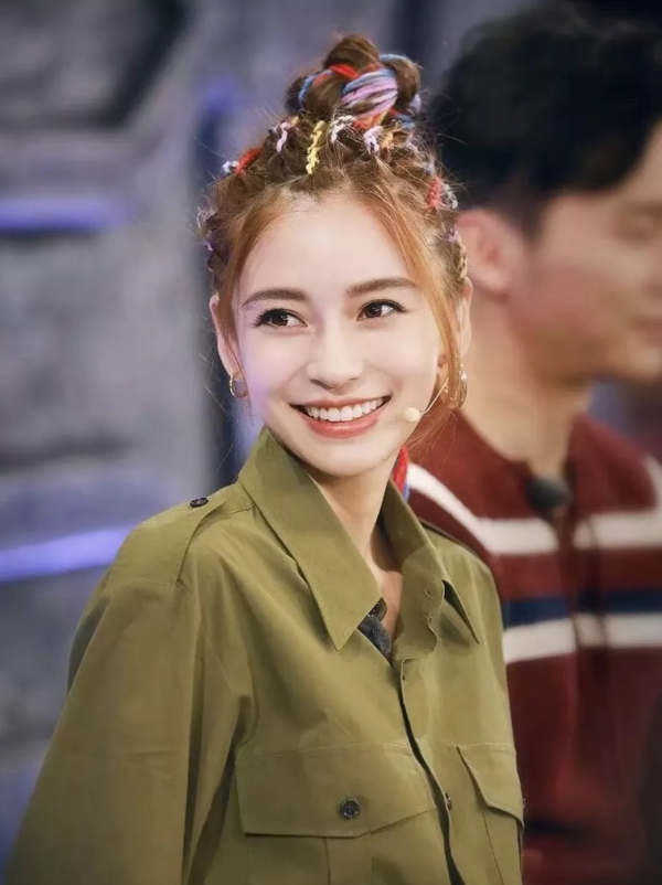 時尚就是不穿秋褲?王一博何洛洛搖了搖頭 時尚就是不穿秋褲?王一博何洛洛搖了搖頭