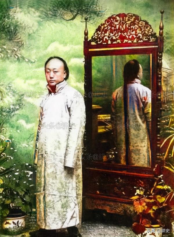 晚清老照片：李蓮英穿袈裟，清軍做手術，袁世凱最寵愛的姨太太