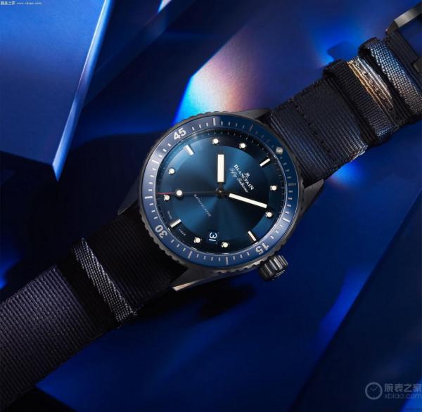 寶珀Blancpain推出43.6毫米五十噚深潛器陶瓷腕錶寶嘉爾藍色特別版