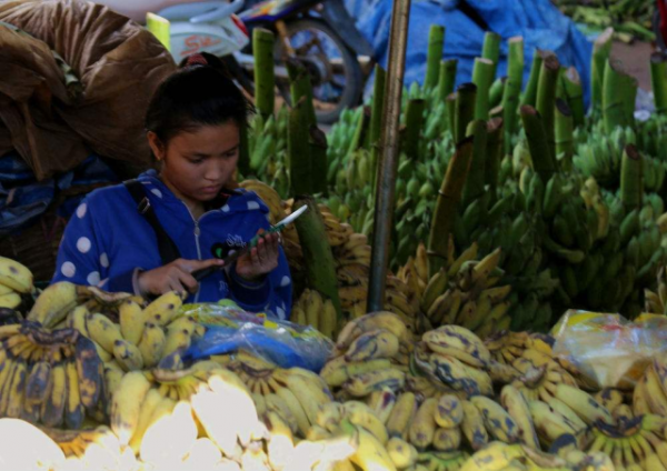 寮國百姓的收入很低，當地物價水平怎麼樣？