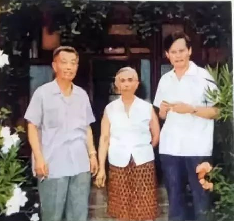 73年,毛主席親自接見楊振寧,談及杜聿明,毛主席:代問你岳父好 73年,毛主席親自接見楊振寧,談及杜聿明,毛主席:代問你岳父好