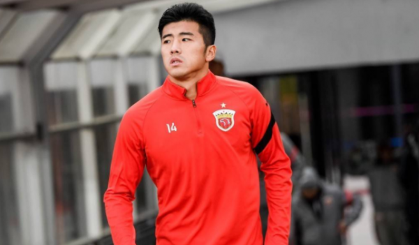 6輪才出場80分鐘！足壇名宿之子慘遭冷落，蹉跎歲月淪為上港雞肋