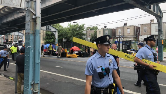 魔幻現實!博主實拍費城街頭,癮君子游蕩宛如喪屍電影 魔幻現實!博主實拍費城街頭,癮君子游蕩宛如喪屍電影