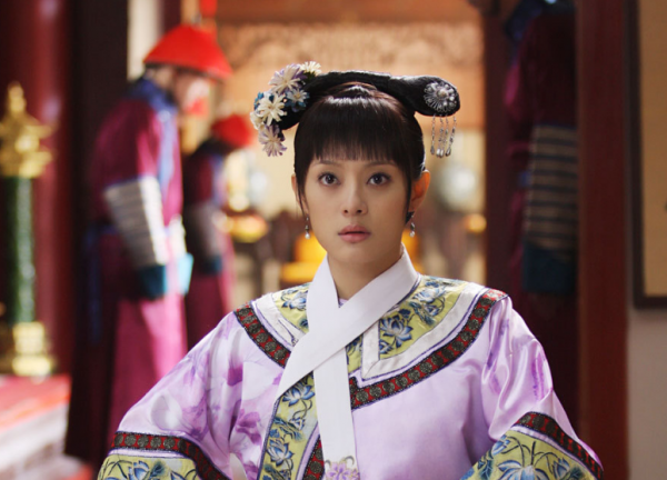 清朝妃子脖子上都有一條白領？不僅是裝飾品，更為了方便皇帝辨認