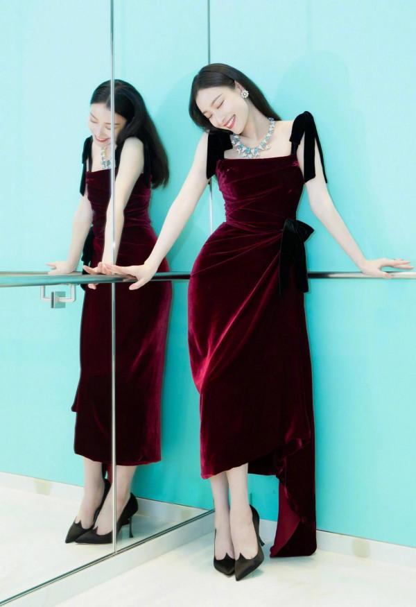 倪妮，行走的衣架，美翻天