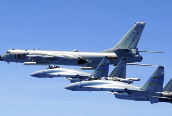 美國航母擅闖南海，中國轟炸機前來“迎接”？美媒收特殊訊號