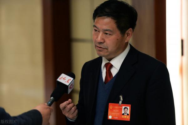 中國民企悲歌(十)夫妻反目成仇山東藍翔譜悲曲 中國民企悲歌(十)夫妻反目成仇山東藍翔譜悲曲