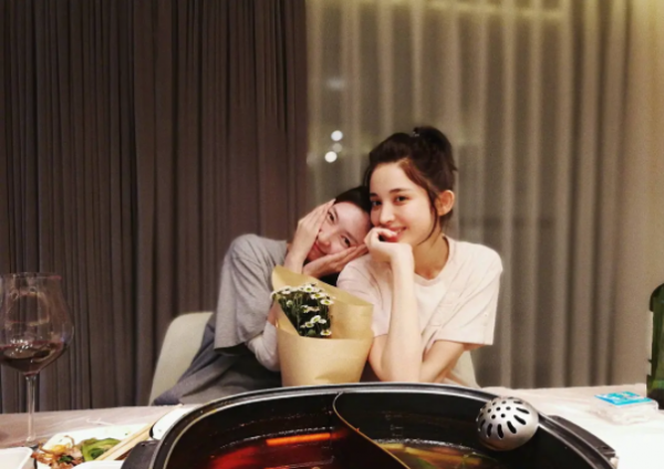 明星閨蜜合照暗藏多少“心機”?躲角度、曬P圖、互相揭短不留情 明星閨蜜合照暗藏多少“心機”?躲角度、曬P圖、互相揭短不留情